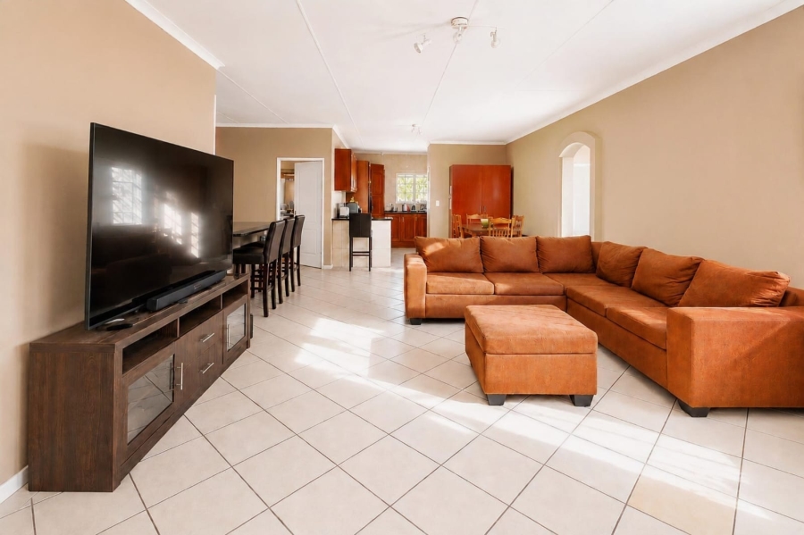4 Bedroom Property for Sale in Safari Gardens North West